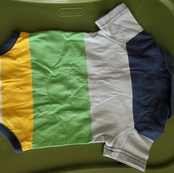 💥NWT GAP BABY ONESIE - Picture 4 of 8